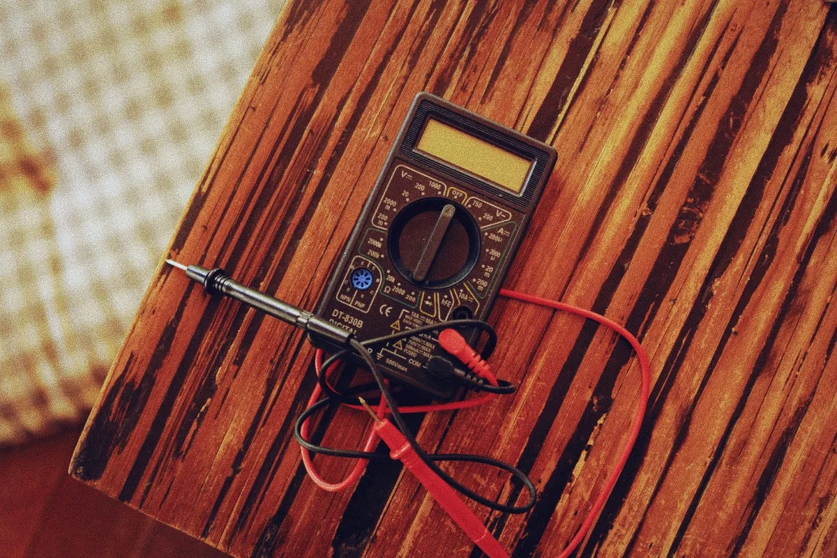 digital multimeter capacitance test